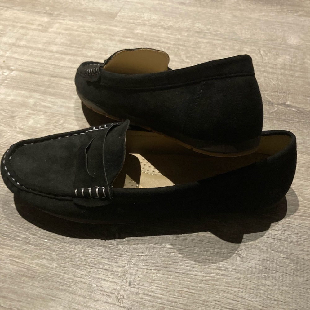 Taxi - NWOT Women’s Slip On Suede Loafers